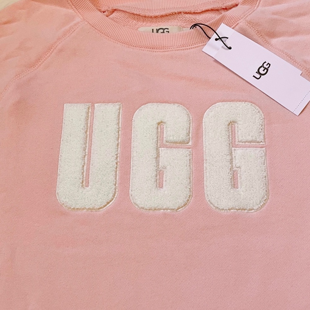 UGG Women’s Fuzzy Logo Crewneck Sweatshirt - Picture 3 of 5